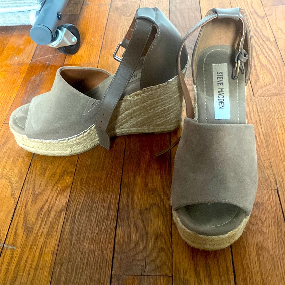 Steve Madden wedges size 6